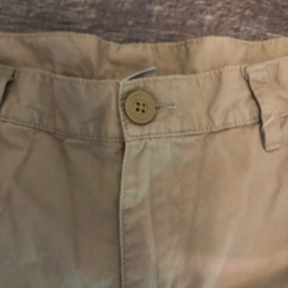 Columbia Mens Shorts Size 30 Beige Casual 10"L Carg EUC - Picture 2 of 9